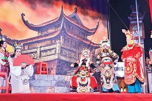 Lặng lẽ giữ tuồng
