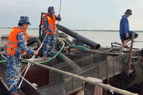 Bắt 4 phương tiện vận chuyển cát trái phép