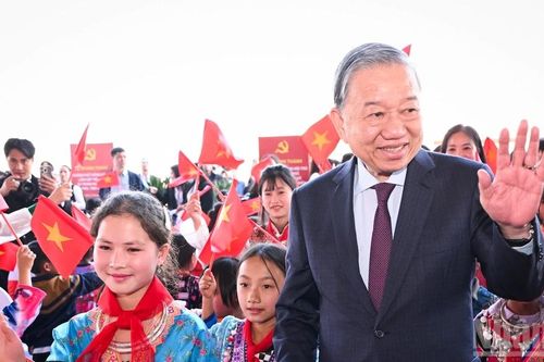 Tổng Bí thư Tô Lâm dự Lễ khánh thành trường phổ thông nội trú liên cấp Si Pa Phìn