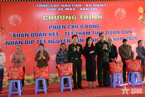 Cục Xe máy-Vận tải trao 550 suất quà Tết tặng người dân Đà Nẵng