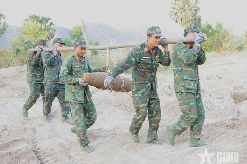 Lữ đoàn Công binh 25 (Quân khu 9): Hủy nổ 4,344 tấn bom, mìn, vật nổ