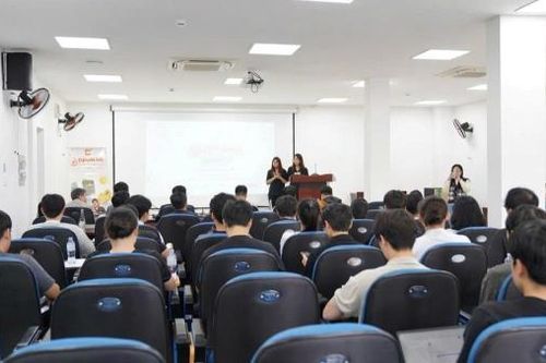Sinh viên quốc tế chia sẻ trải nghiệm thực tập tại doanh nghiệp công nghệ Đà Nẵng