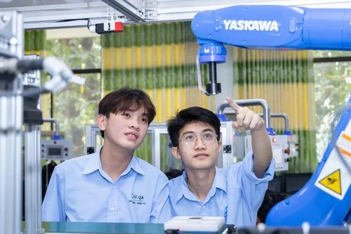 Tháo gỡ những điểm nghẽn về thể chế, hạ tầng và nguồn nhân lực