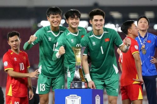Lộ diện thủ môn thay thế Trần Trung Kiên ở U23 Việt Nam