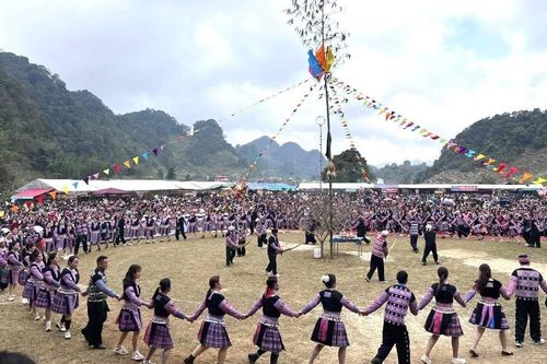 Sôi nổi Lễ hội Gầu Tào dân tộc Mông ở xã Pà Cò, tỉnh Phú Thọ
