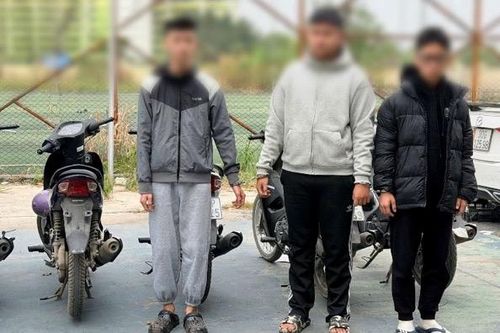 Bắt giữ 3 thanh niên trộm 11 chiếc xe máy ở Hà Nội