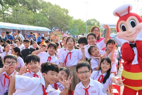 Thiếu nhi Cần Thơ vui Tết sum vầy