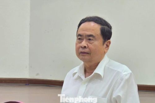 Chủ tịch Quốc hội kiểm tra công tác chuẩn bị bầu cử tại Vĩnh Long