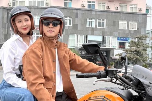 Hồng Diễm đẹp đôi bên Hà Việt Dũng, NSND Lan Hương hội ngộ nghệ sĩ Thành Lộc
