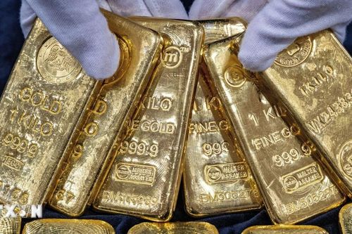 Tuần sóng gió của vàng thế giới: Từ chuỗi đỉnh lịch sử đến cú lao dốc cuối tuần