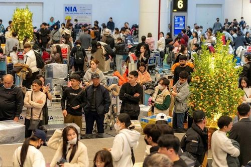 Nhiều đường bay đi, đến TPHCM đã kín chỗ dịp Tết Nguyên đán Bính Ngọ