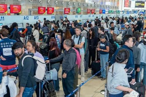 Vé máy bay Tết 2026 'nóng' sớm: Nhiều đường bay kín chỗ 100%