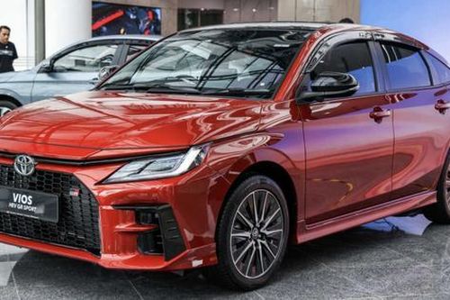 Toyota Vios phiên bản hybrid ra mắt tại Malaysia
