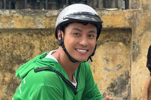 Thanh Sơn khoe loạt ảnh với người bạn đặc biệt