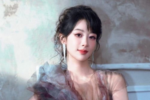 Năm của Dương Tử: 3 dự án lớn sẵn sàng 'oanh tạc', khẳng định đẳng cấp tiểu hoa hàng đầu.