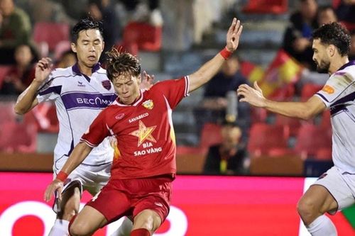 Viktor Lê dính chấn thương ngày tái xuất V-League, Hà Tĩnh chia điểm Becamex TP.HCM