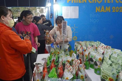 Tặng 15.000 phiếu mua hàng giảm giá cho người lao động tại Khu công nghiệp Tam Thăng