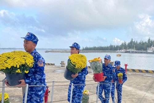 Tàu 375 Vùng Cảnh sát biển 2 lên đường trực Tết Nguyên đán Bính Ngọ 2026