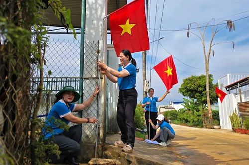Phường Hội Phú ra mắt 2 mô hình bảo vệ môi trường và tuyến đường cờ