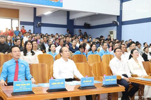 Chương trình 'Tết sum vầy - Xuân ơn Đảng' và chợ Tết Công đoàn năm 2026