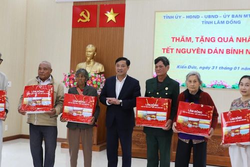 Đồng chí Lê Trọng Yên thăm, chúc Tết tại các xã phía Tây Lâm Đồng