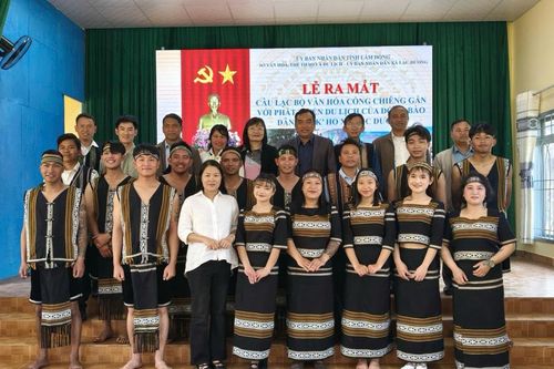 Ra mắt câu lạc bộ cồng chiêng ở xã Lạc Dương
