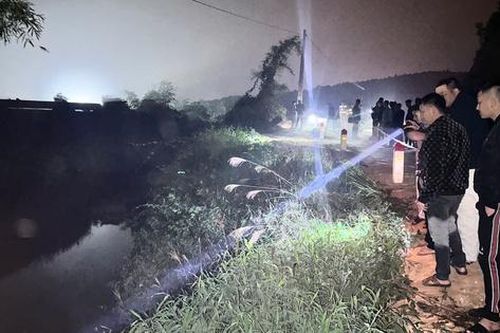 Lào Cai: Ô tô mất lái lao xuống ta luy, 2 người tử vong