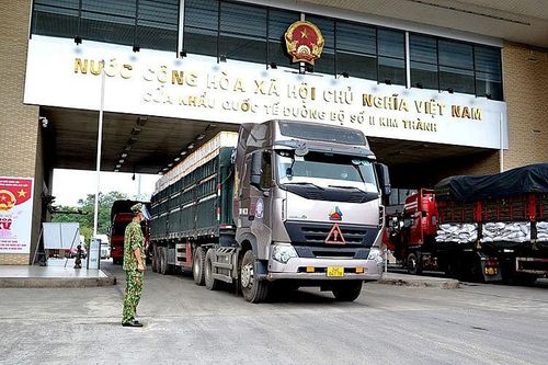 Cận Tết, hơn 1.300 phương tiện ùn ứ tại cửa khẩu, hải quan phát công văn hỏa tốc