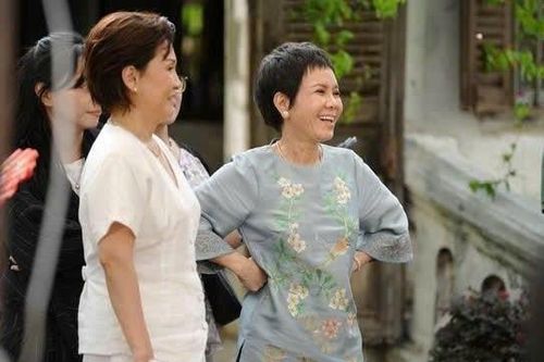 Nghệ sĩ Việt Hương tiến hành các thủ tục pháp lý vì cho rằng bị 'bôi nhọ' trên không gian mạng