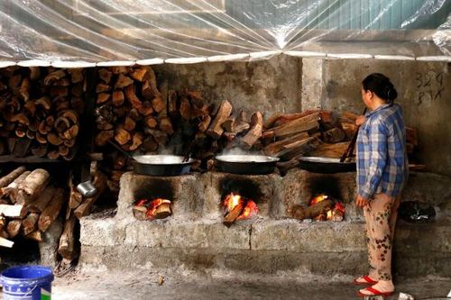 Làng nghề truyền thống ở Huế tất bật phục vụ thị trường Tết