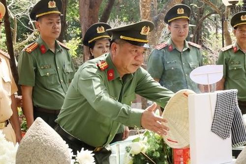 Hành trình về 'địa chỉ đỏ' bồi đắp lý tưởng, dấn thân vì an ninh Tổ quốc