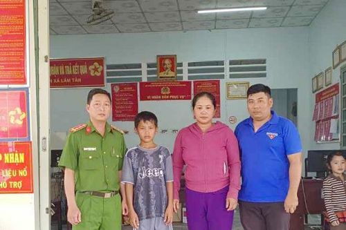 Đã tìm được người thân của bé trai bỏ nhà đi hơn 1 tháng nay