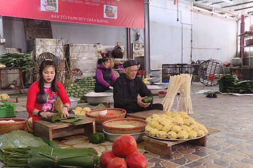 Làng nghề bánh chưng Tranh Khúc tất bật vào vụ