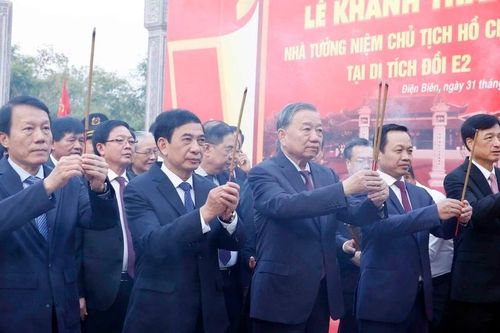 Khánh thành Nhà tưởng niệm Bác Hồ trên Đồi E2