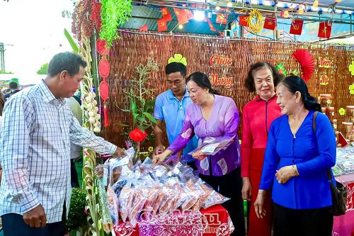 Rộn ràng chuỗi sự kiện mừng Đảng, mừng Xuân