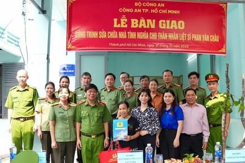 Công an TPHCM: Bàn giao căn nhà tình nghĩa cho thân nhân liệt sĩ CAND