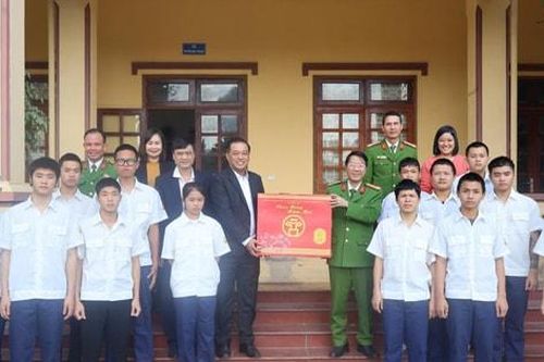 Sở Y tế Hà Nội thăm, tặng quà Tết tại Trường Giáo dưỡng số 2