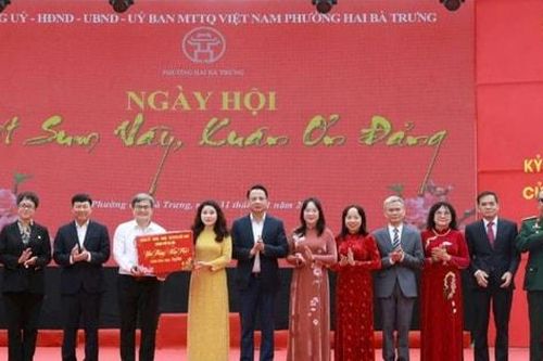 Phường Hai Bà Trưng trao 6.683 suất quà Tết trị giá hơn 4 tỷ đồng