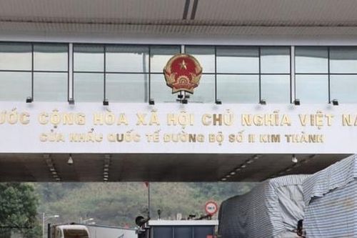 Cục Hải quan hỏa tốc đề nghị gỡ vướng khi 1.300 phương tiện chở nông sản tắc tại cửa khẩu