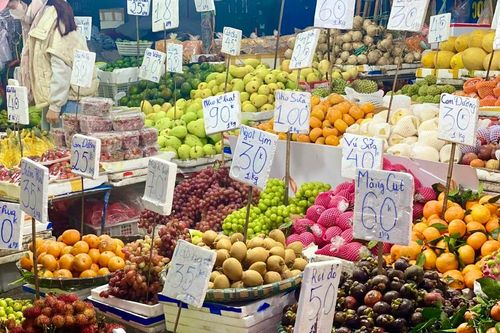 Một loại cam Việt đổ đống bán đầy chợ giá rẻ hơn rau, chỉ vài nghìn đồng/kg nhưng rất thành mát, bổ dưỡng