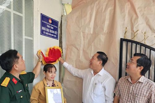 Cần Thơ: Trao nhà Đại đoàn kết cho hộ có hoàn cảnh khó khăn
