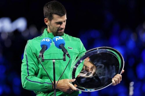 Djokovic gọi Nadal, khán đài Melbourne bùng nổ