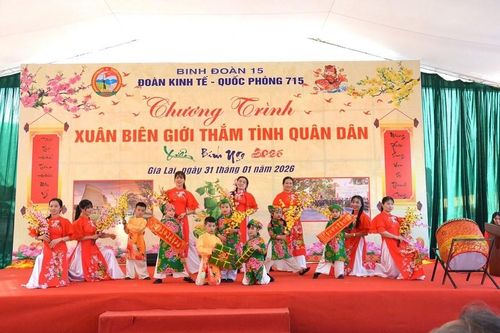 Rộn ràng 'Xuân biên giới thắm tình quân dân' nơi vùng biên Gia Lai