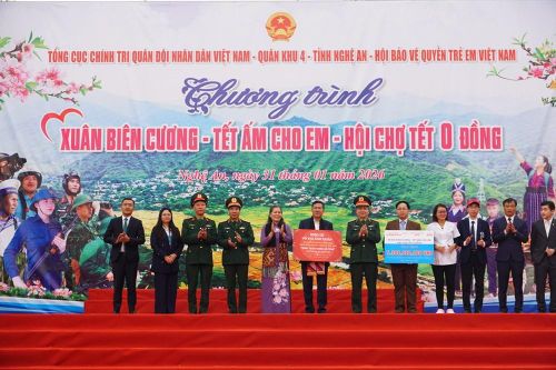 'Xuân biên cương' mang Tết ấm cho em sau thiên tai