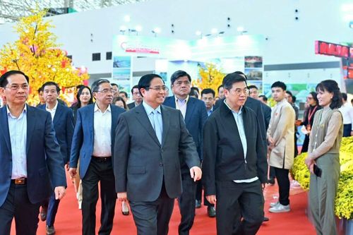 Thủ tướng Phạm Minh Chính dự tổng duyệt Lễ khai mạc Hội chợ mùa Xuân 2026