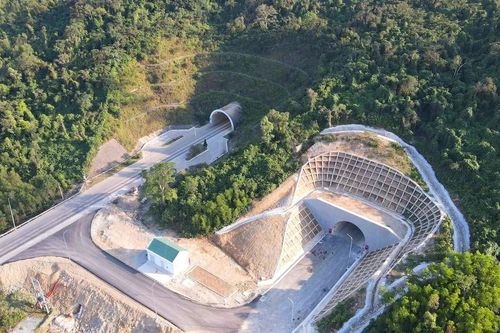 Hình hài hầm Đèo Ngang mở rộng trước khi đưa vào khai thác