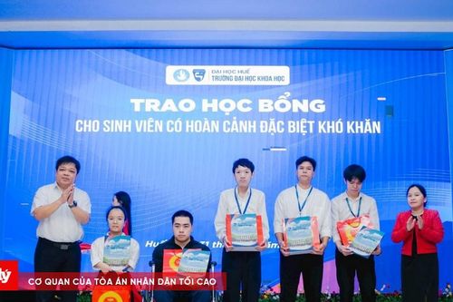 Hơn 130 suất hỗ trợ giúp sinh viên Huế đón Tết