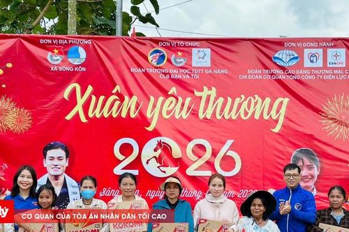Sông Kôn đón Tết yêu thương