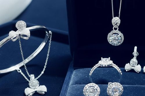 Bạc Ý là gì? Tìm hiểu về trang sức bạc Ý