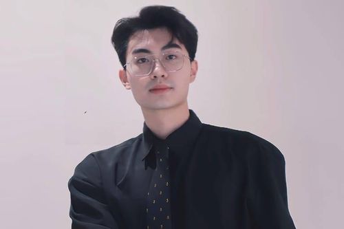 'Nam vương' sinh viên được hiệu trưởng tuyên bố trao học bổng toàn phần thạc sĩ